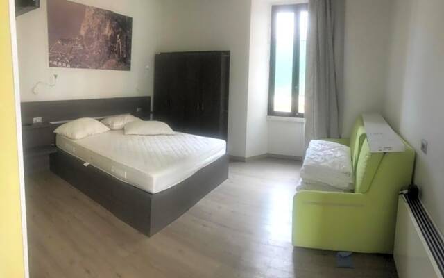 Antica Campione Rooms  Hostel