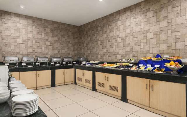 Days Hotel by Wyndham Neemrana Jaipur Highway