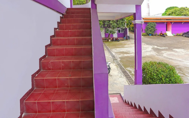 Hotel Danau Indah by OYO Rooms