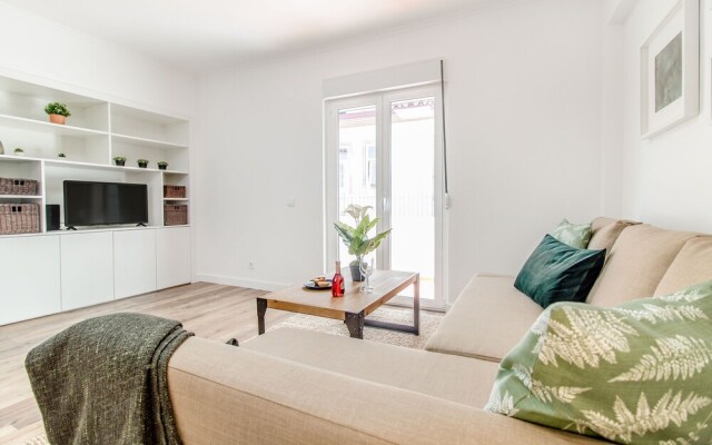 Lisbon Stay at Santo António Flat