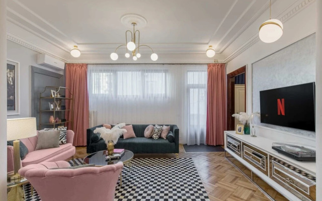 Holt - The Great Gatsby