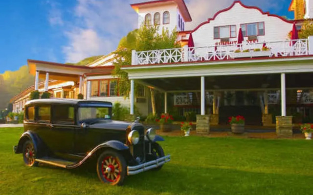 The Historic Summit Inn