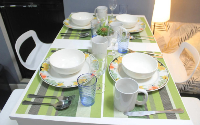 A2J BGC Luxury 2BR Loft Near Burgos Circle, Malls