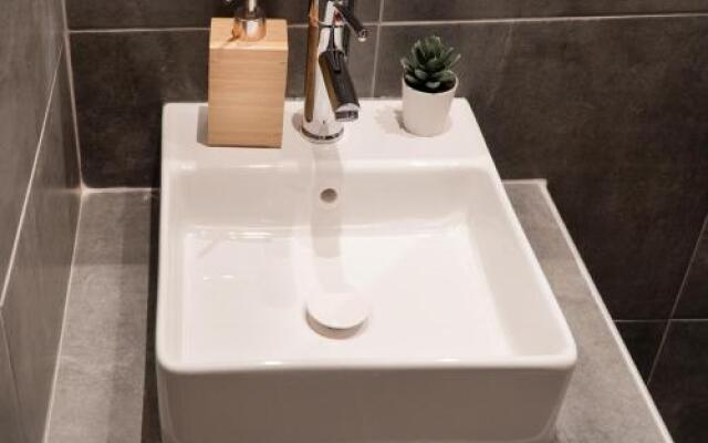 Houseloft White Tower Collection
