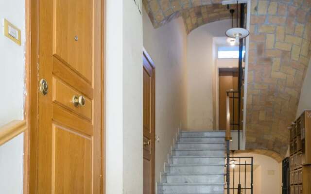 Modern & Charming 3 bed Flat in Central Location