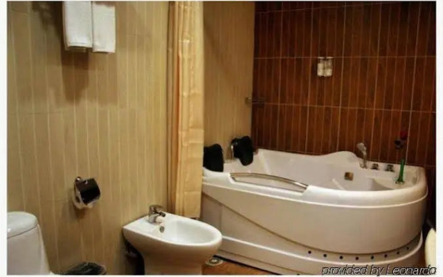 Hutong Crossroads Inn--xinghaiqi Holiday Hotel