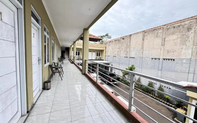 OYO 1078 Fakhira Residence