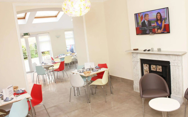 Brentwood Hotel