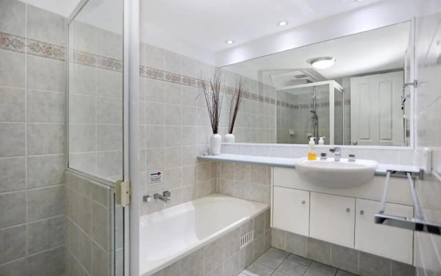 Aquarius Apartment 4