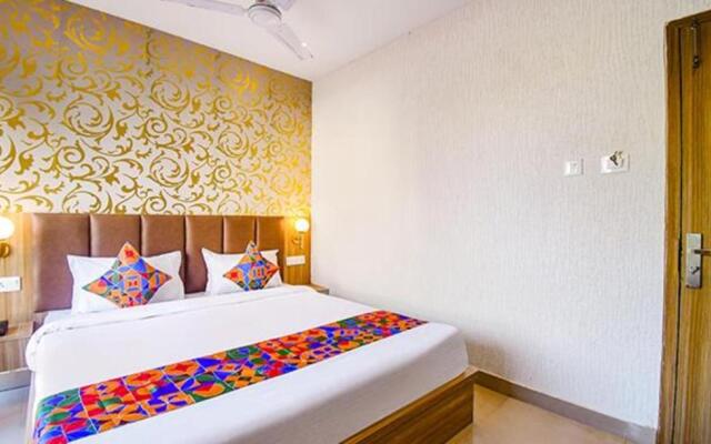 FabHotel Lake View Topsia