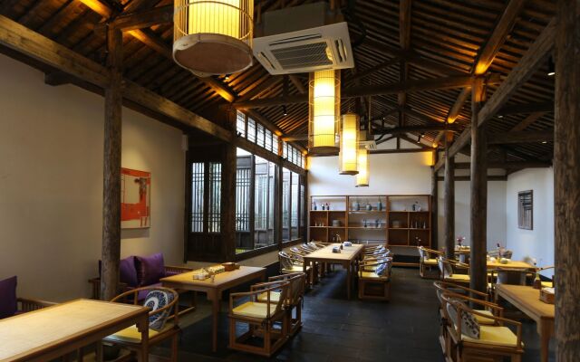 Tongxiang Wuzhen Yuexiang Inn