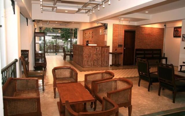 Nida Rooms Sri Phum 72 Central Plaza