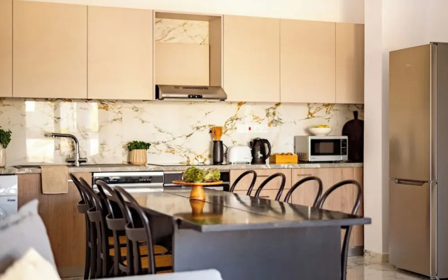 Sanders River Plaza Limassol Apartment