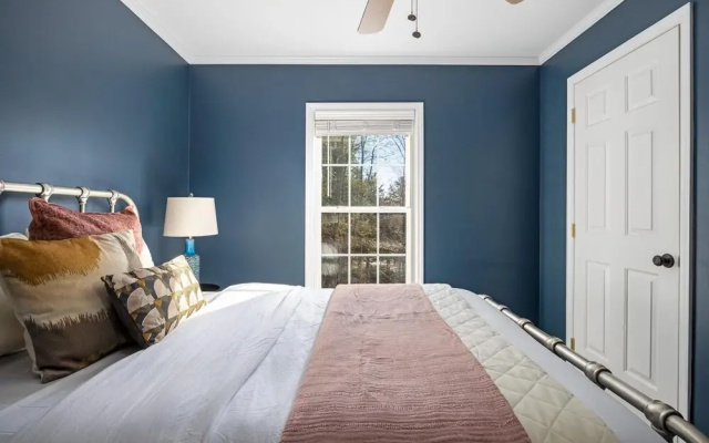 Industrial Chic Catskills All-season Getaway