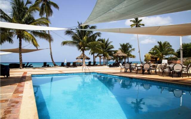 Pool view apartment ideal families 10