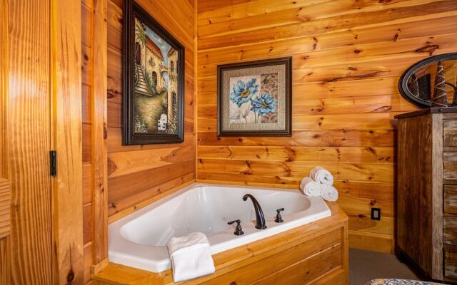 Picture Perfect- Seven Bedroom Cabin