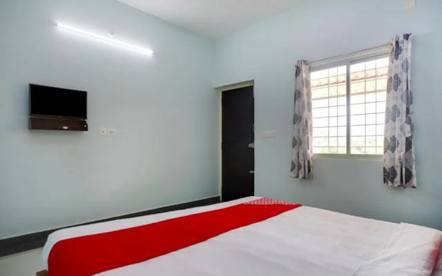 Auro 7eleven by OYO Rooms