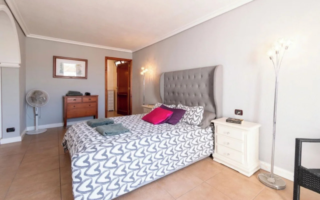 Villa Tricia 6 Bedroom Las Americas