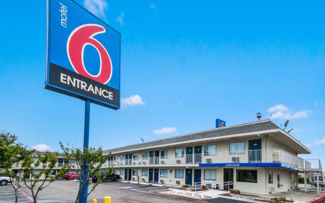 Motel 6 Irving, TX - Dallas