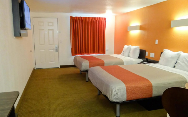 Motel 6 Erie, PA