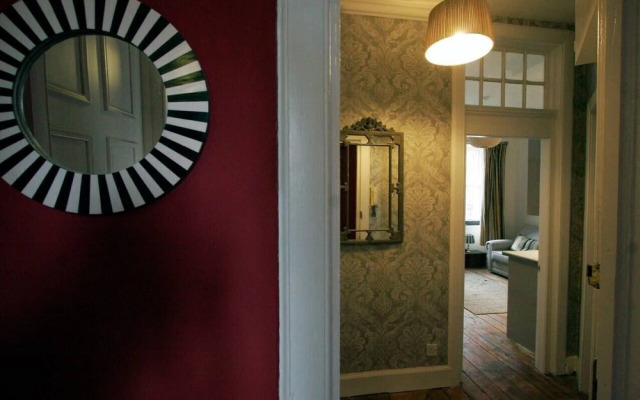 JOIVY Royal Mile Tower Apartment