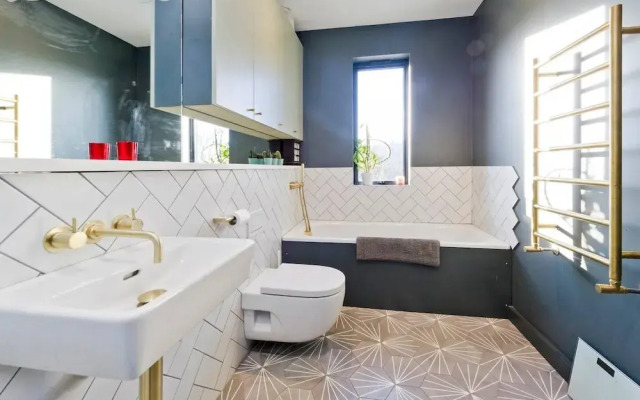 Long Stay Discounts - Modern Bright 5-bed Acton