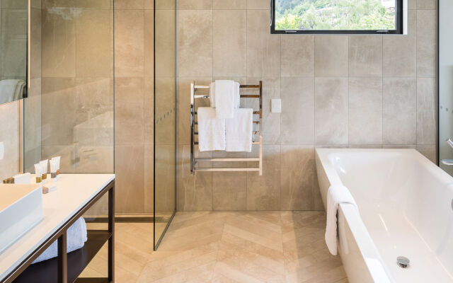 Queenstown Park Boutique Hotel