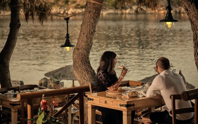 Nobelos Seaside Lodge