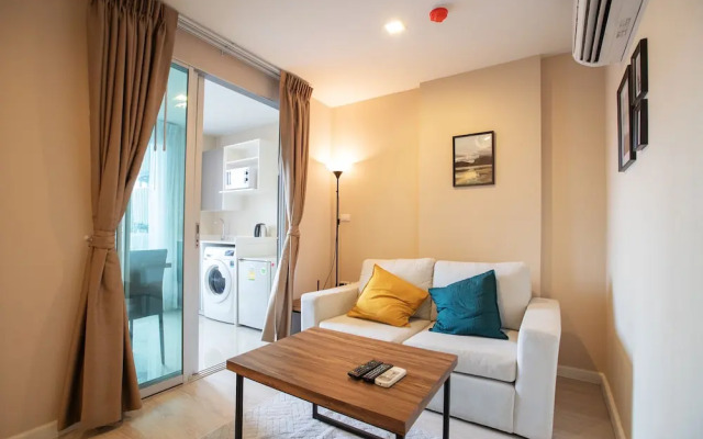 Near BK University Quiet Condo in Rama4 bkb131