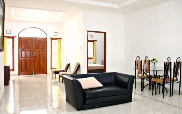 De Nuansa Dago Villa by HouseinBandung