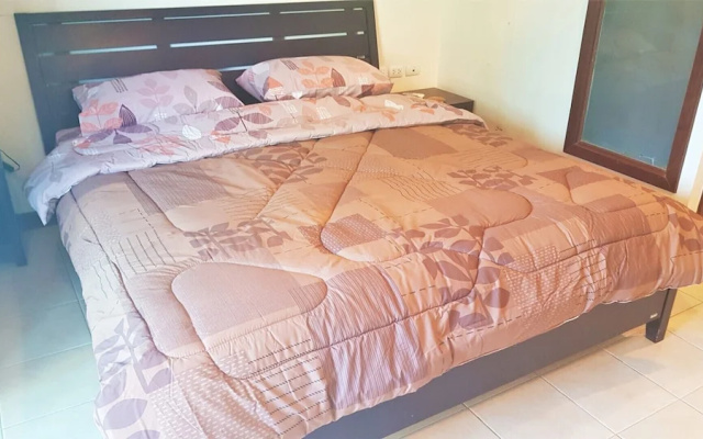 Lovely 2-bed Apartment in Pratumnak With Pool View