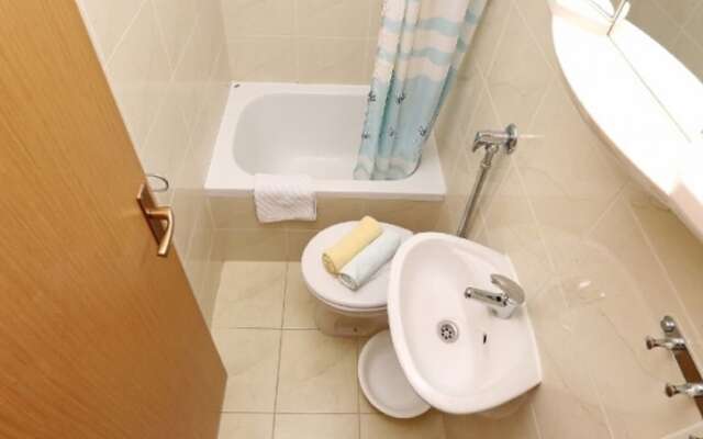 Tomo 1 - at the Beach - RA1