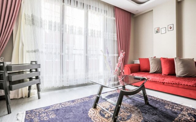 Flat Close to Shopping Malls in Kucukcekmece