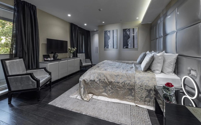 Hotel 9