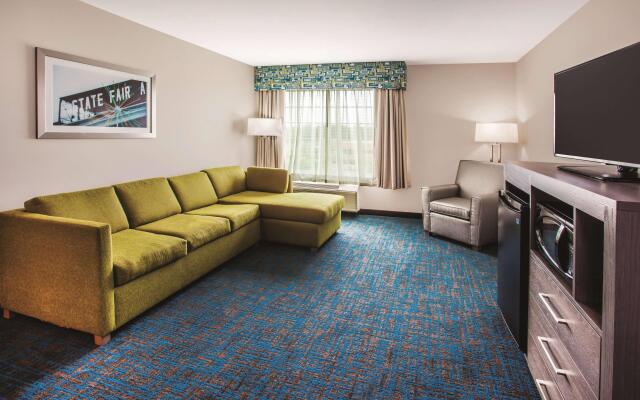 La Quinta Inn & Suites by Wyndham St. Paul-Woodbury