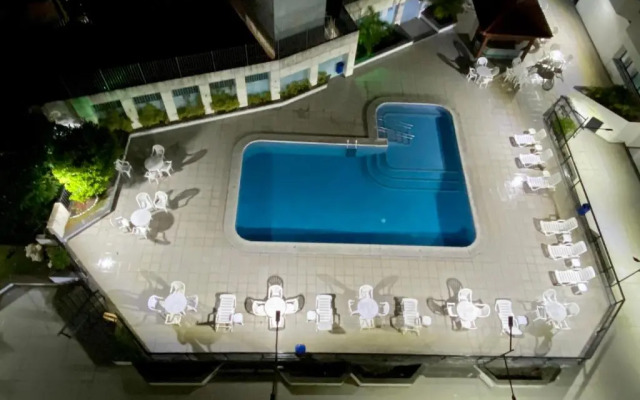 Condomínio Edifício Barra Tropical Residence