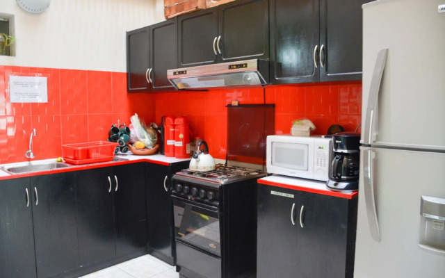 Tupac Hostel - Lima Airport