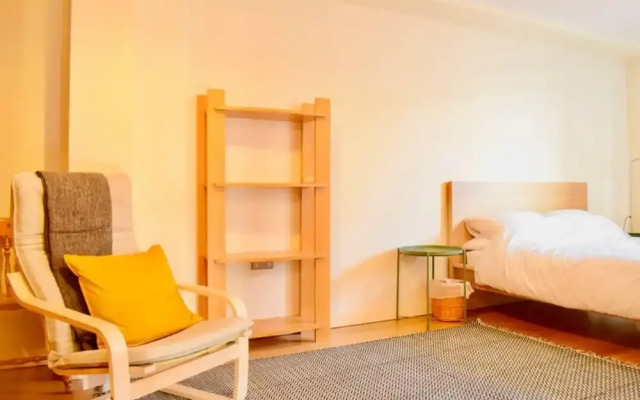 Spacious 2 Bedroom Stoke Newington Flat