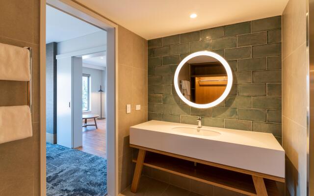 Holiday Inn Express And Suites Queenstown by IHG