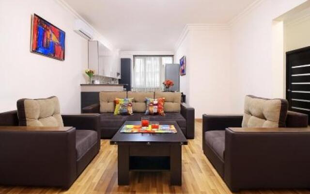 Apartment On Arami Street