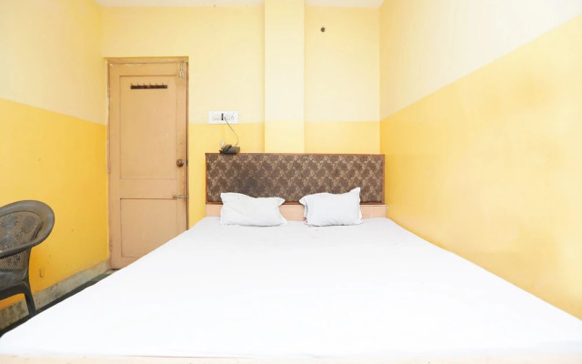 SPOT ON 45472 Hotel Savitri