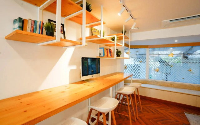 Bloom Boutique - Bandra