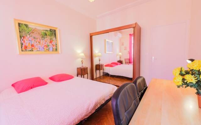 BLUE BEACH AP4172 bY RIVIERA HOLIDA HOMES