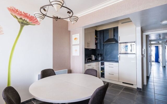 Apartment With Sun-facing Terrace