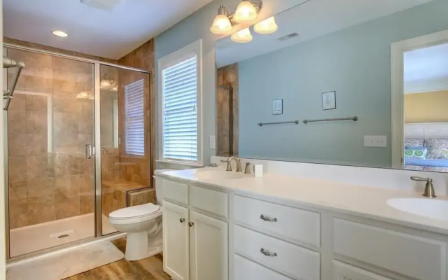 R and R By The Sea - 4 Br Home