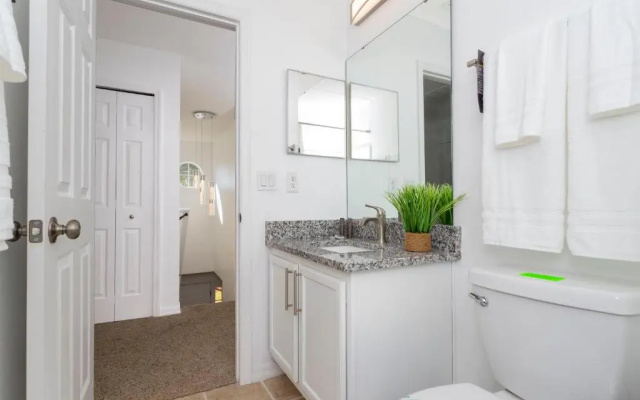 Beautiful 5Bd Single Family w/ Game Room @ 106 Lake Wilson Preserve