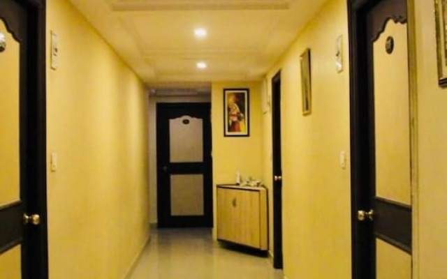 Hotel Rajlaxmi Palace