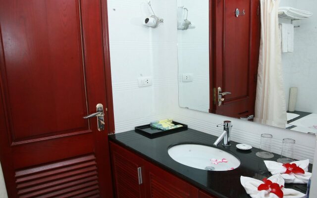 Hoa Nam Hotel