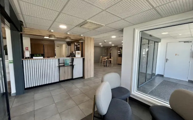 B&B Lyon Est Aeroport St Quentin Fallavie