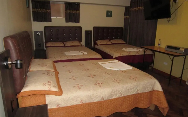 Hotel Sueños Dorados